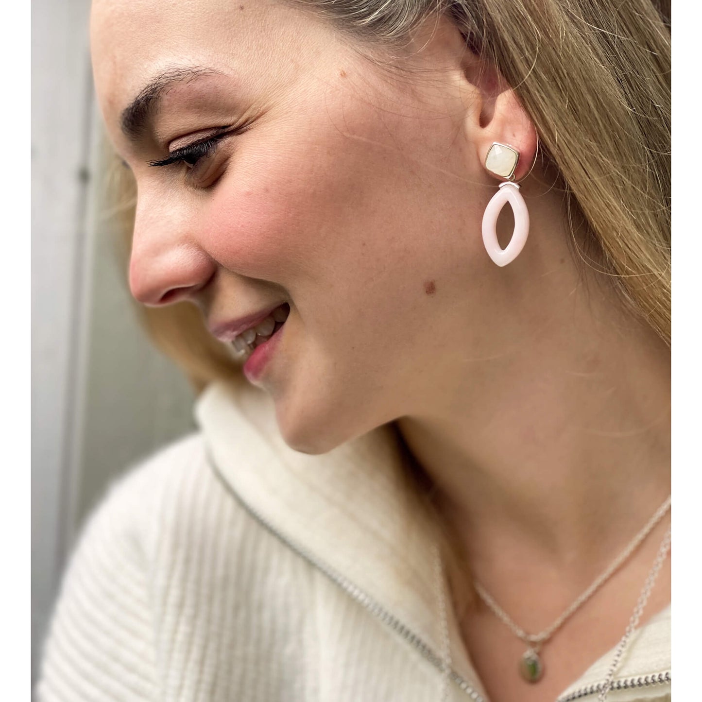 Créoles en opale rose